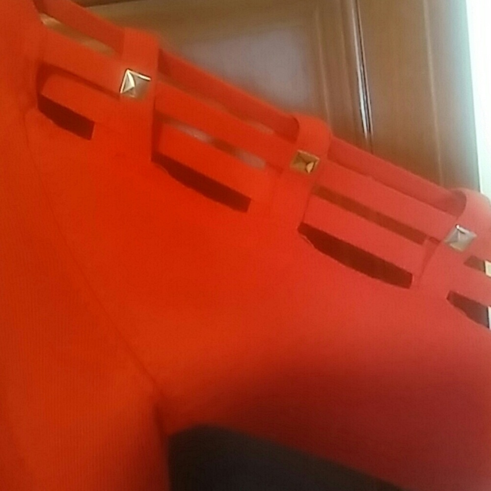 Red knitted top - Picture 3 of 5